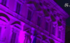 La facciata del Senato illuminata di viola per la Giornata dell'Alzheimer