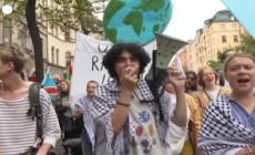 Svezia, anche Greta Thumberg tra i mille manifestanti di Stoccolma