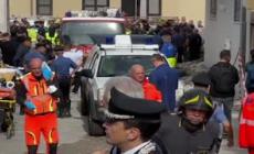 Crolla palazzina nel Napoletano: padre e figlio estratti vivi, morti due bimbi