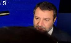 Salvini: "Mi occupo di soldi per ferrovie, non pianto chiodi"