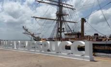Australia, fila per salire sul Vespucci a Darwin