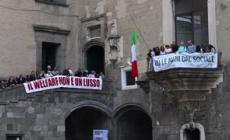 Napoli, Maschio Angioino occupato dagli operatori socio sanitari in protesta