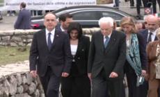 Mattarella e Begaj depongono una corona di fiori a Portella della Ginestra