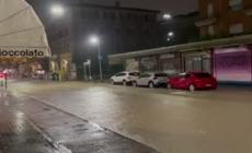 Maltempo, a Bologna esonda il torrente Ravone