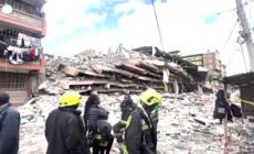 Crolla un edificio a Nairobi, le operazioni di soccorso
