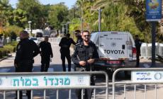 Razzi cadono nel cortile della casa di Netanyahu a Cesarea 