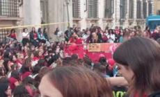 Roma, raduno in memoria di Liam Payne: canzoni e lacrime