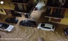 Maltempo in Spagna, auto sommerse da acqua e fango a Valencia