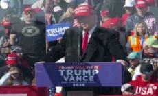 Trump shock: "Non mi dispiacerebbe sparassero ai media"