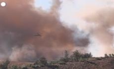 Los Angeles, vasto incendio devasta decine di case a nord-ovest