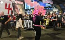 Tel Aviv, la manifestazione del sabato per gli ostaggi