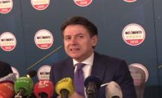 Manovra, Conte: "Meloni come mago Casanova fa giochi di prestigio e taglia"