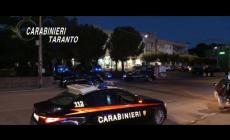 Donna trovata morta in un'auto nel Tarantino: si ipotizza un omicidio, carabinieri avvisati da una telefonata anonima