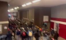 Roma, corteo alla Sapienza: cori e slogan contro i fascisti