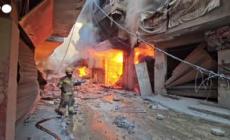 Raid sulla periferia sud di Beirut, le squadre di emergenza tra fiamme e macerie