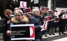 Violenza sulle donne, flash mob a Genova organizzato dalla Uil