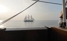 L'Amerigo Vespucci verso Mumbai