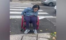 Nel parco dissestato con Cristina: "Qui cado e nessuno mi ascolta"