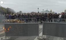 Taxi in sciopero a Parigi, in 500 protestano vicino l'Assemble'e Nationale