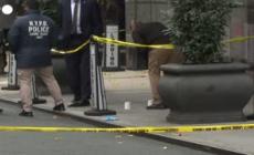 New York, l'omicidio Thompson nei fermo-immagine di una telecamera
