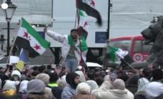 Siria, i festeggiamenti a Londra e Stoccolma per la caduta di Assad