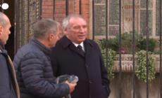 Francia, il nuovo premier Francois Bayrou al funerale dello storico Rioux