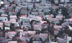 Corea del Sud, sostenitori di Yoon contro l'impeachment