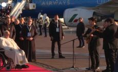 Papa Francesco in Corsica, la cerimonia di benvenuto ad Ajaccio