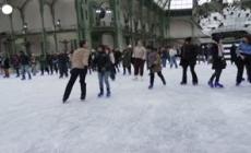 Parigi, riapre la pista di pattinaggio su ghiaccio al Grand Palais