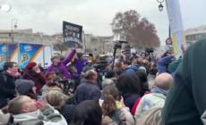 Processo Pelicot, i manifestanti sono indignati per la sentenza pronunciata