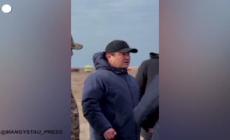 Aereo precipita in Kazakistan, i soccorsi sul luogo dell'impatto
