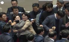 Seul, si' del Parlamento a impeachment del presidente ad interim Han