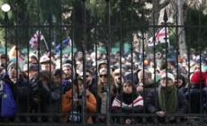 Migliaia a Tbilisi contro l'insediamento del nuovo presidente