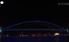 Capodanno, il porto di Sydney si illumina con i fuochi d'artificio