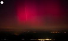 La magia dell'aurora boreale tocca anche la Francia meridionale