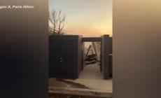 California in fiamme, Paris Hilton mostra la sua casa distrutta