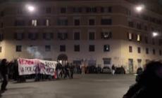 Scontri tra polizia e partecipanti al corteo per Ramy a Roma