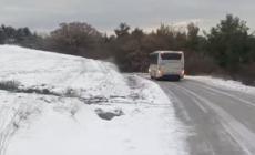 Due autobus bloccati per strade ghiacciate nel Foggiano