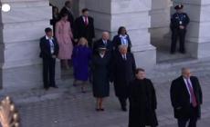 Washington, Trump accompagna l'ex presidente Biden all'elicottero