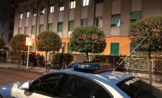 Neonata di un giorno rapita da una finta infermiera in una clinica a Cosenza: ritrovata in serata, una coppia fermata dalla polizia - Il video del rapimento