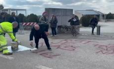 Vandalizzata la foiba di Basovizza, il sindaco di Trieste rimuove le scritte