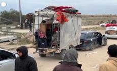 A Gaza le famiglie sfollate tornano verso nord lungo la Salaheddin Road