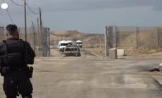 Le bare degli ostaggi consegnate da Hamas rientrano in Israele