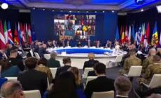 Von der Leyen a Kiev: "La resa dell'Ucraina resta l'obiettivo di Putin"