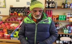 Bergamo, fruttivendolo picchiato e rapinato: "Ora sto bene, a parte l'occhio gonfio"