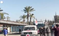 Gaza, la gioia a Khan Yunis all'arrivo dei detenuti rilasciati da Israele