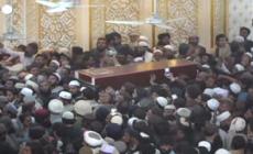 Pakistan, funerali dopo l'attentato suicida nella scuola islamica