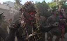Nessuna maschera, solo fango: ecco il carnevale di Paraty in Brasile