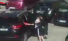 Blitz antidroga nel napoletano, lo spaccio anche con un neonato in braccio