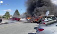 Un piccolo aereo si schianta in un parcheggio della Pennsylvania